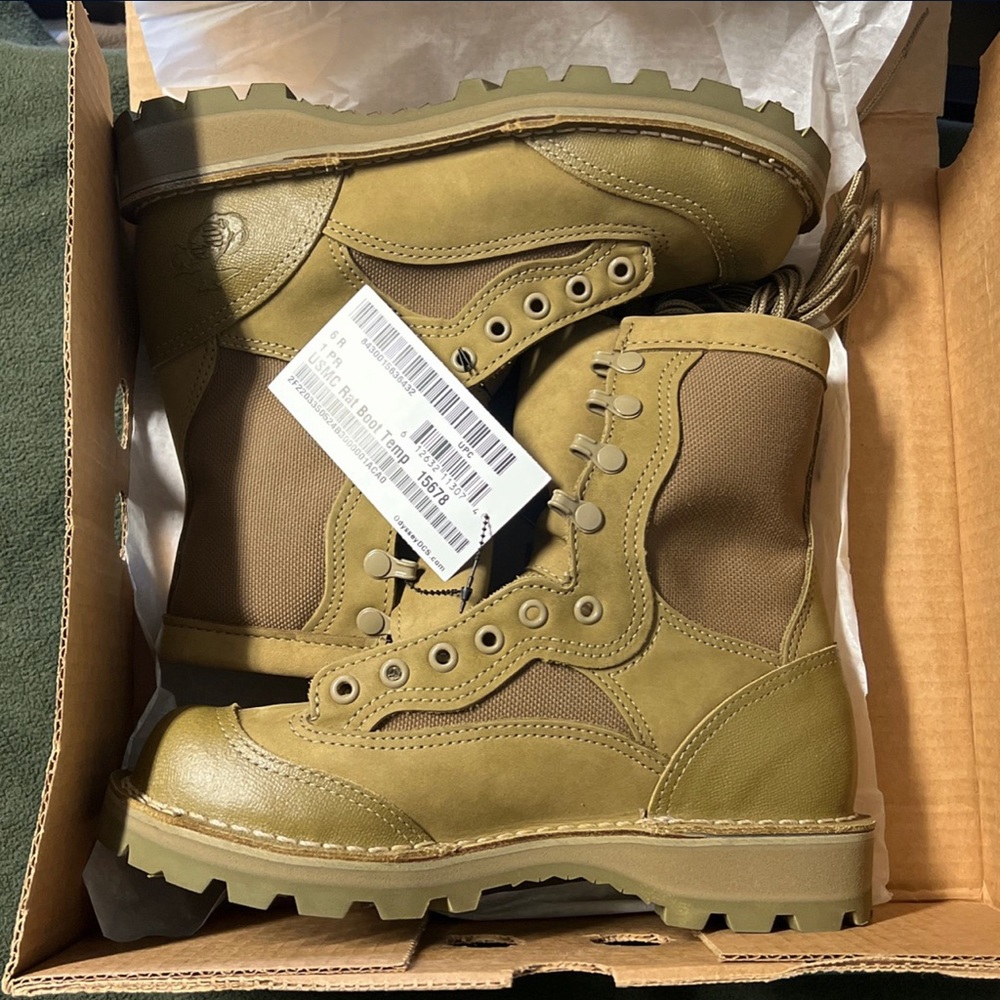 Mens 6R Danner’s USMC Rat Boots 1/2